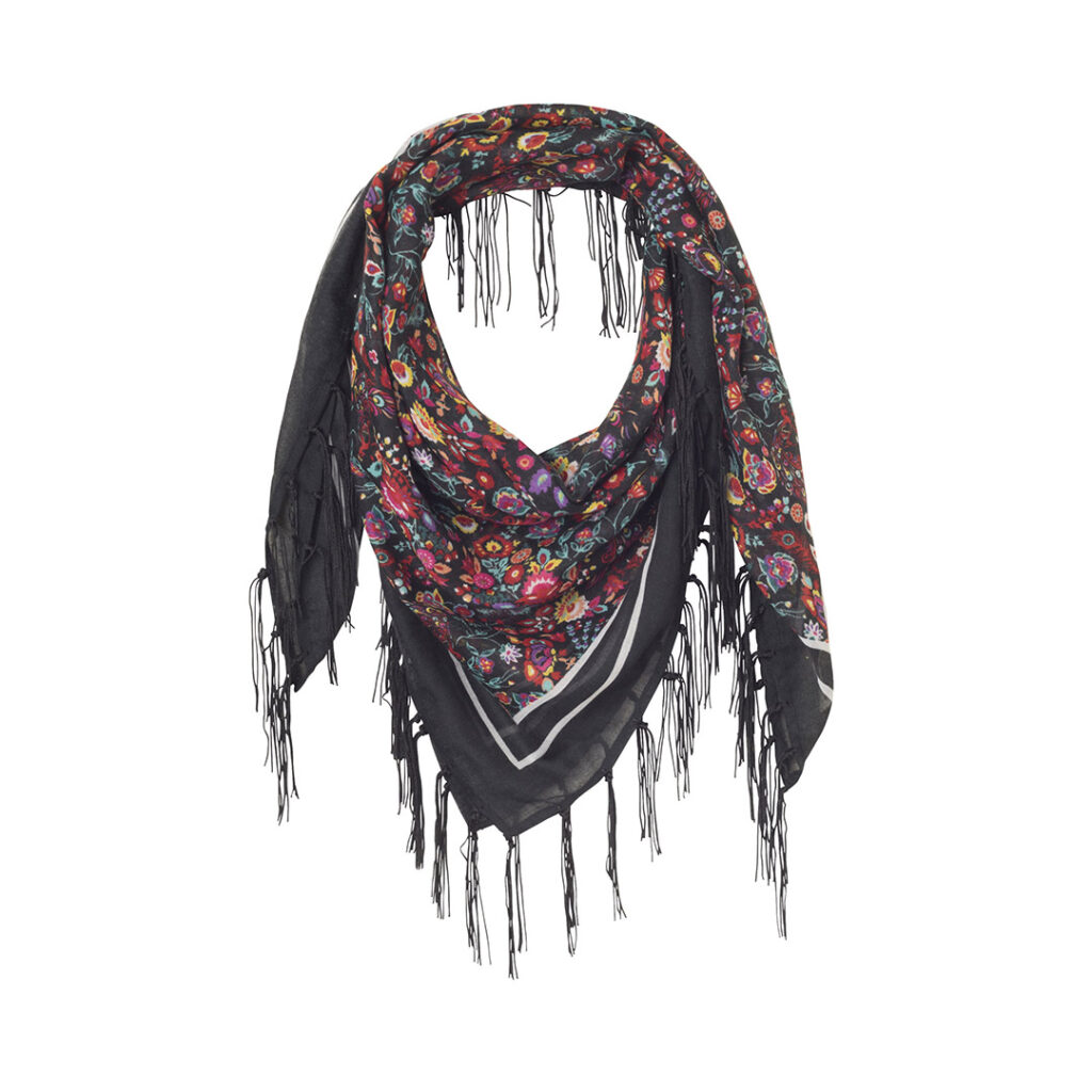 packshot produits sur fond blanc d un foulard