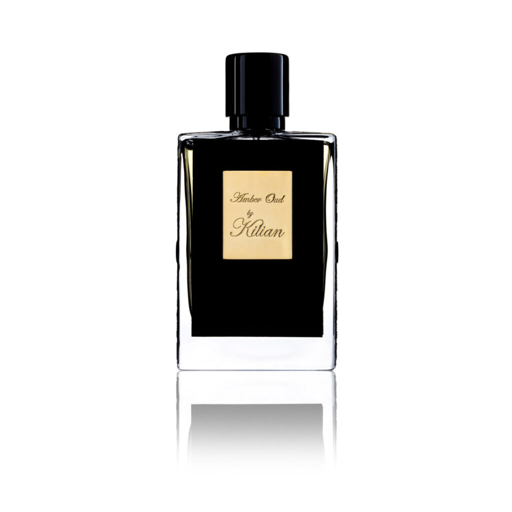 packshot produits sur fond blanc, d unflacon de parfum pour le bon marche