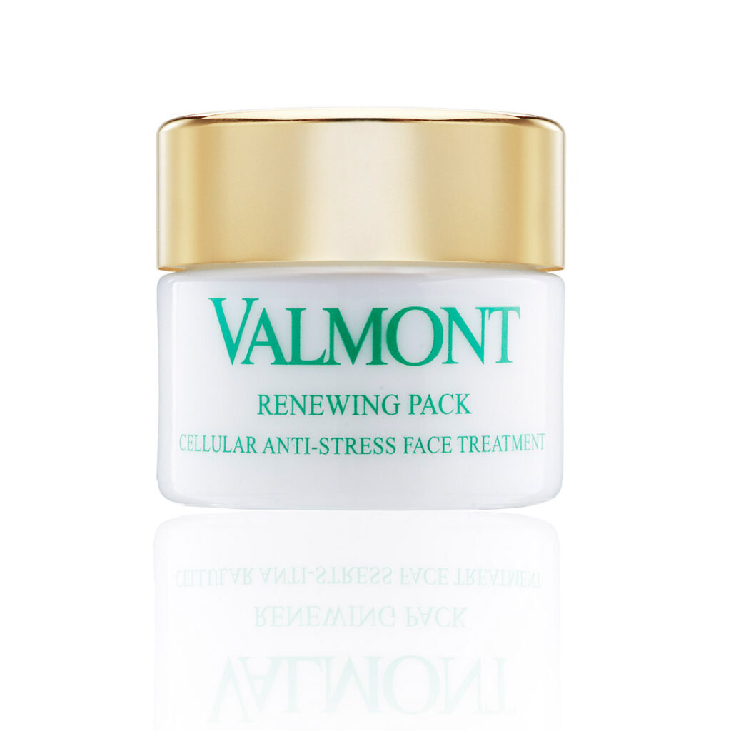 packshot produits sur fond blanc, d une creme valmont pour le bon marche