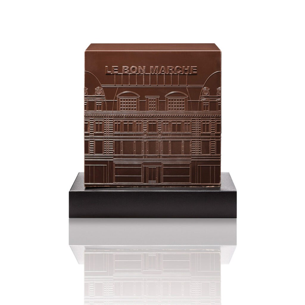 packshot produits sur fond blanc, d une piece en chocolat pour le bon marche