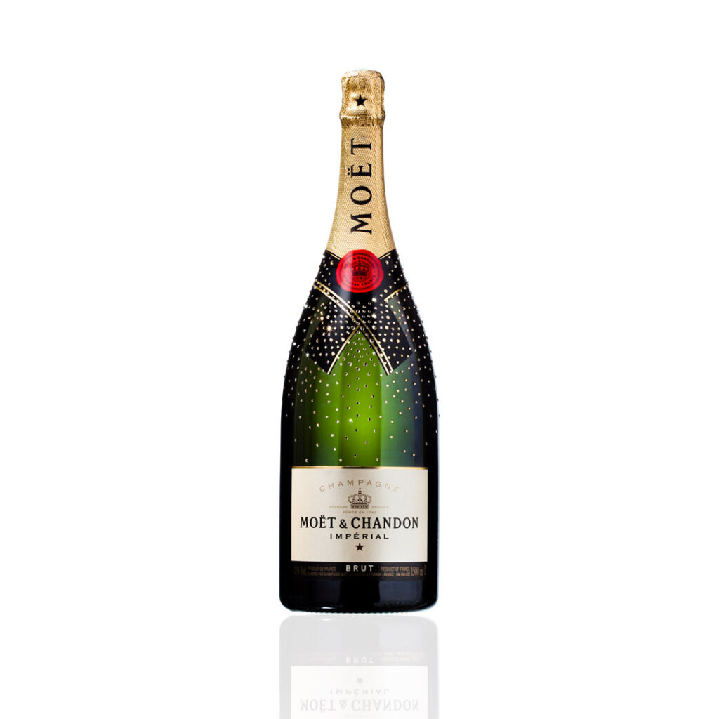 packshot produits sur fond blanc, d une bouteille de champagne pour le bon marche